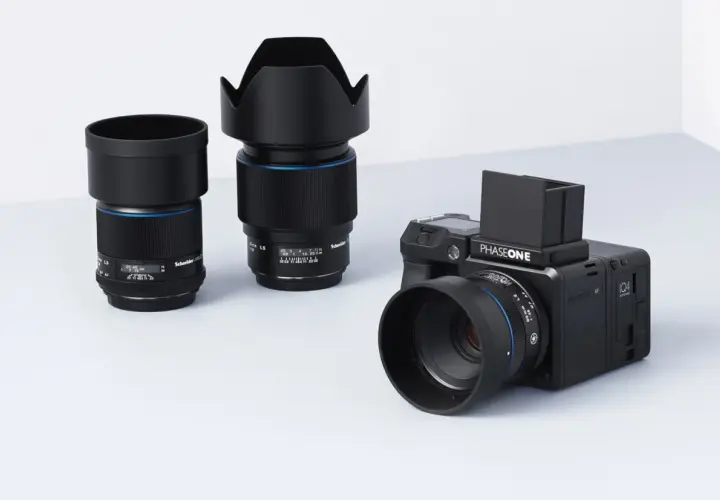 Profesjonalny aparat Phase One XF z dwoma obiektywami Schneider Kreuznach.