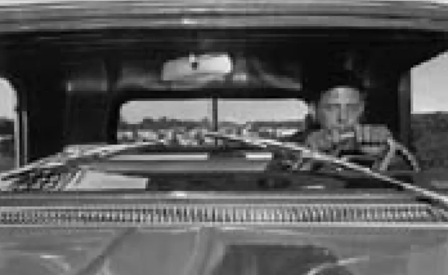 Lee Friedlander i fotografia uliczna, która widzi więcej