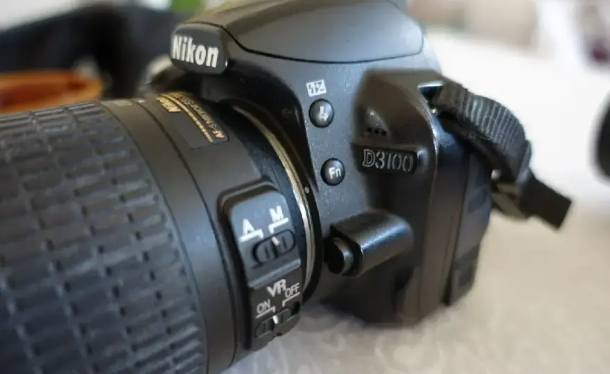 Nikon D3100 dane techniczne - czy nadal ma sens?
