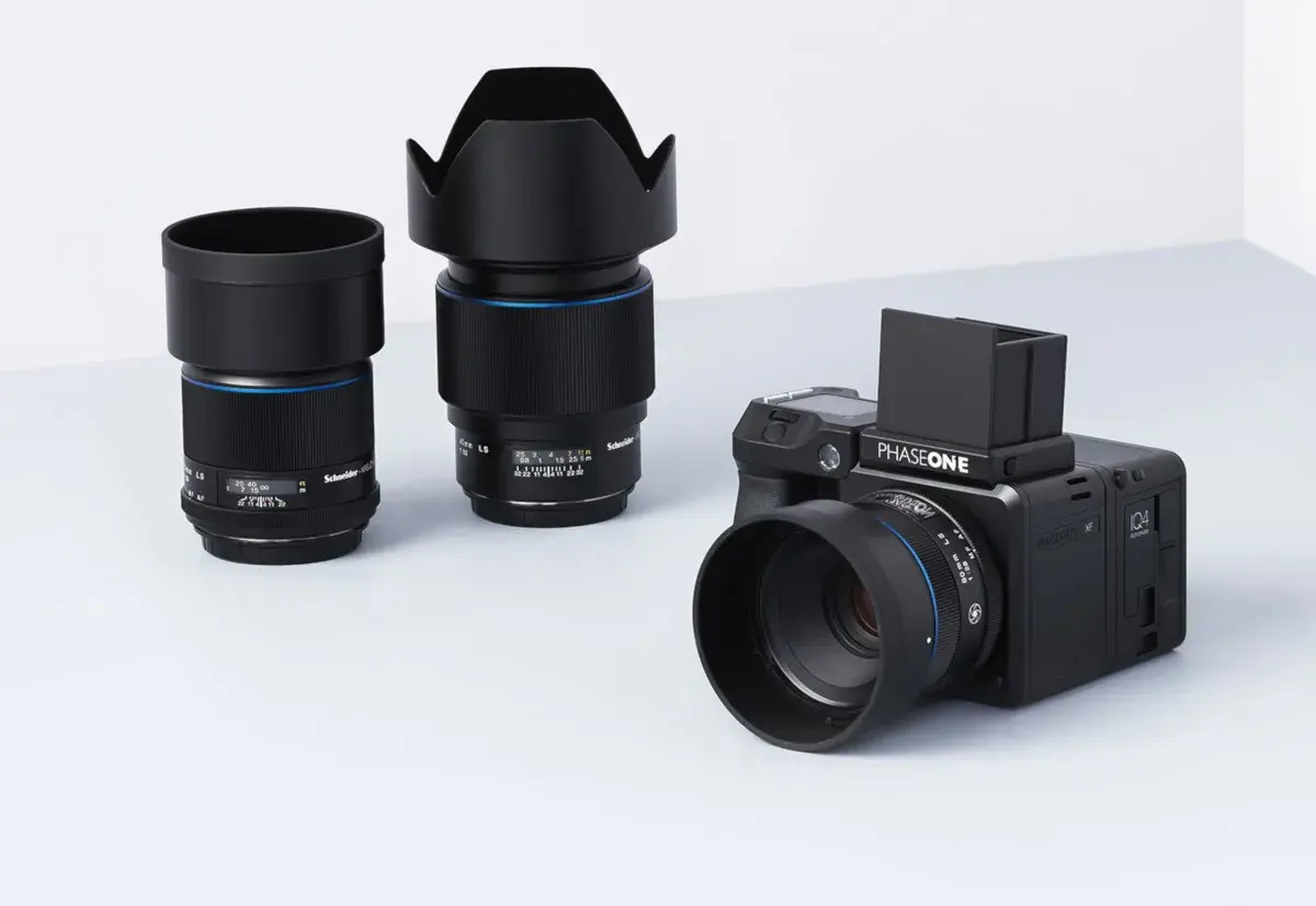 Profesjonalny aparat Phase One XF z dwoma obiektywami Schneider Kreuznach.