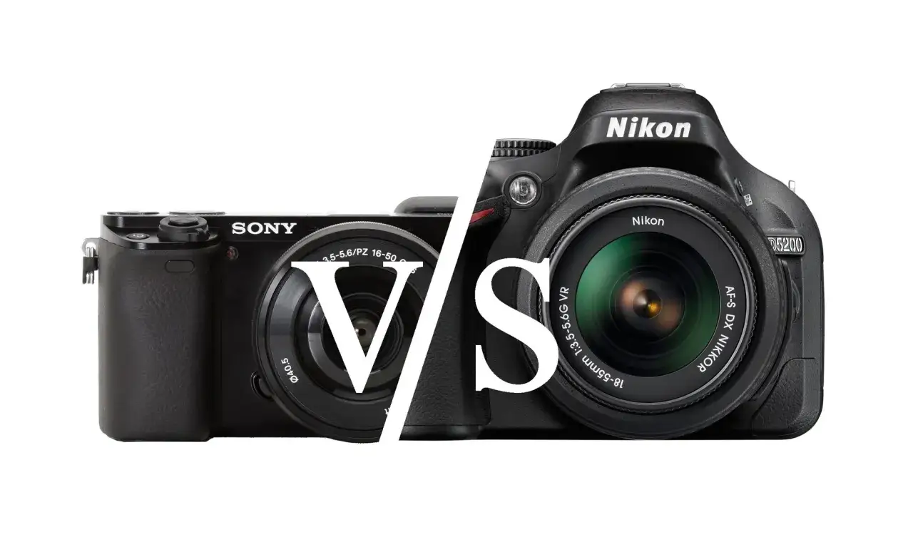 Sony bezlusterkowiec kontra Nikon lustrzanka. Por&oacute;wnanie, czym się r&oacute;żni lustrzanka od bezlusterkowca, pokazuje ich budowę i możliwości.